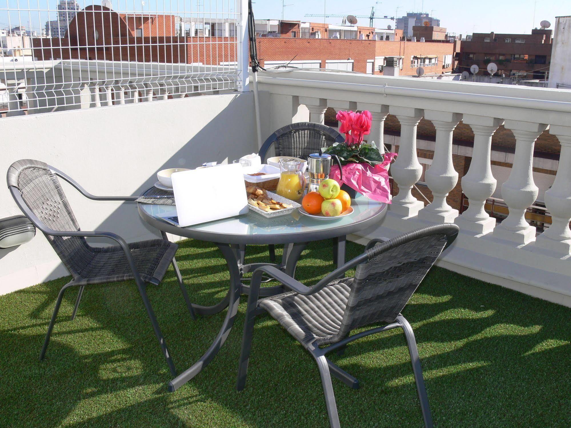 Sky Touristic Attic Apartment Valencia Ngoại thất bức ảnh